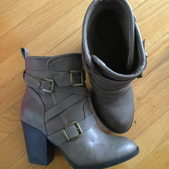 JustFab Raelyn Taupe Boots 7.5 M - Picture 3 of 4